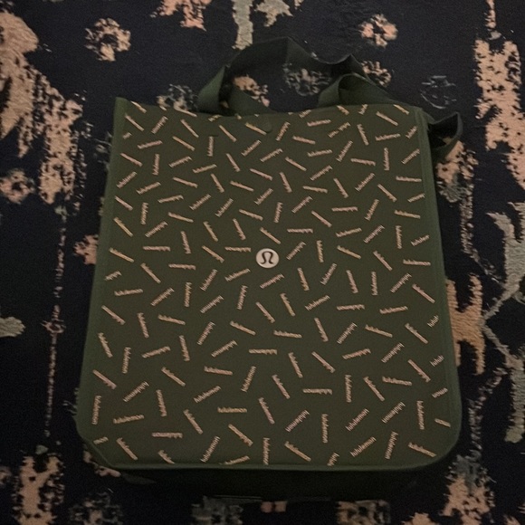 Large green lululemon bag - Picture 1 of 3